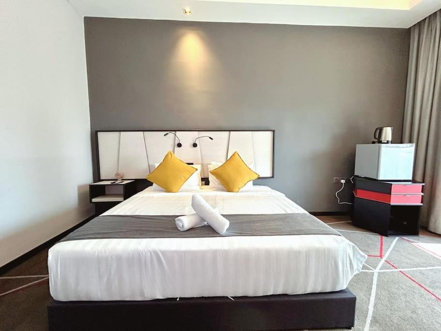 M101 Klcc Kl City King Suites By Livin Kuala Lumpur Exteriör bild