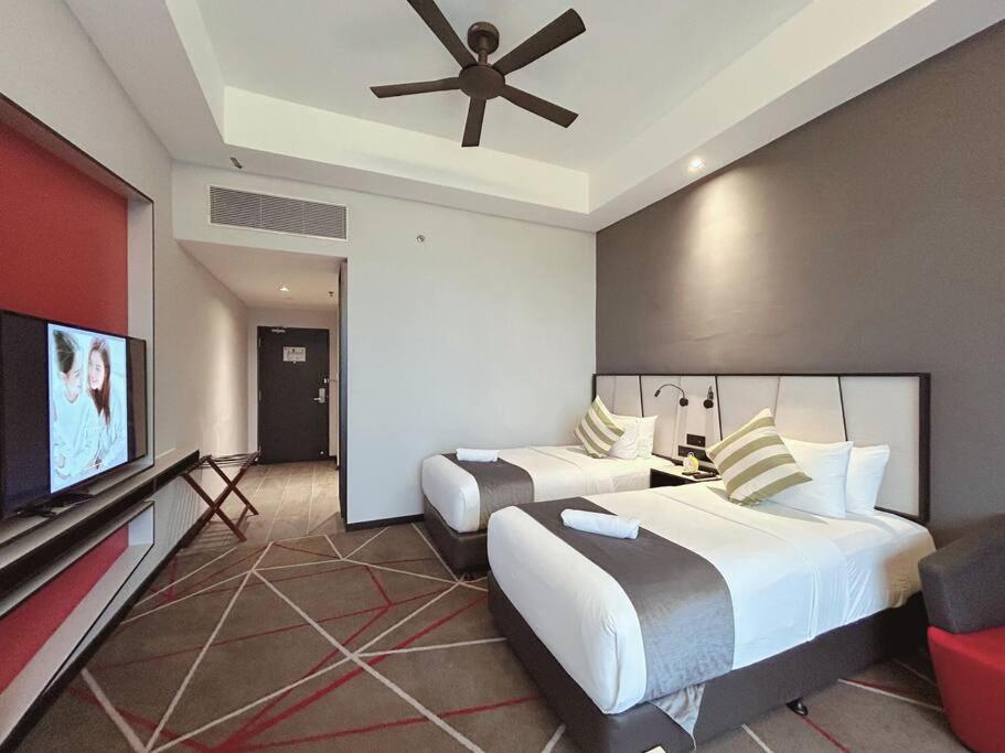 M101 Klcc Kl City King Suites By Livin Kuala Lumpur Exteriör bild